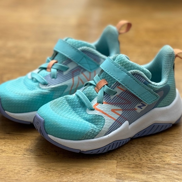 New Balance Toddler Girl’s Shoes- 9XW - Picture 2 of 6